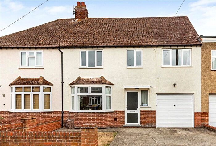 4 Bedroom Terraced House For Sale In The Garth, Yarnton, Kidlington, Oxfordshire, OX5