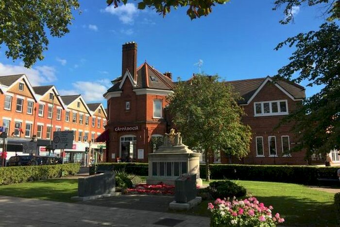 1 Bedroom Flat To Rent In High Street, Walton On Thames, Surrey, KT12