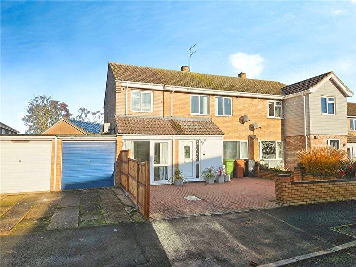 5 Bedroom Semi Detached House For Sale In Sycamore Avenue, Wymondham, Norfolk, NR18