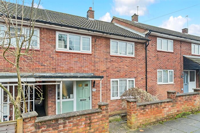 3 Bedroom Terraced House For Sale In Collenswood Road, Stevenage, SG2