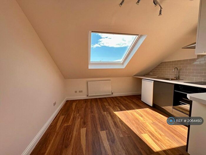 1 Bedroom Flat To Rent In Cowper Street, Hove, BN3