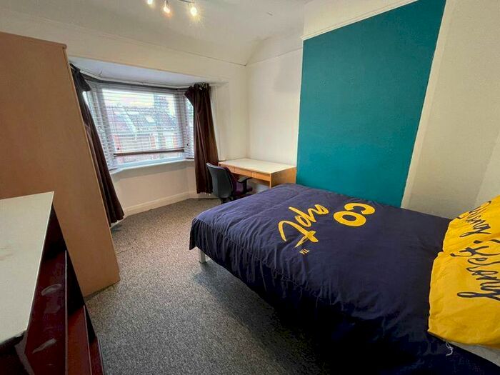 5 Bedroom End Of Terrace House To Rent In Ladysmith Road, Brighton, BN2