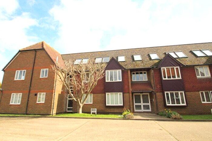 1 Bedroom Apartment To Rent In Worthing Road, Wick, Littlehampton, West Sussex, BN17