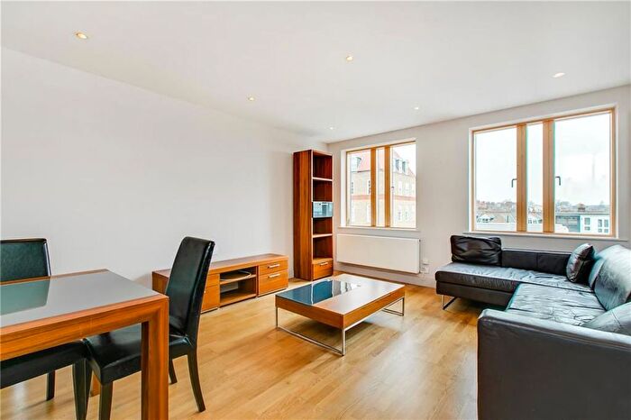 1 Bedroom Flat To Rent In Clapham Common South Side, Balham, SW4