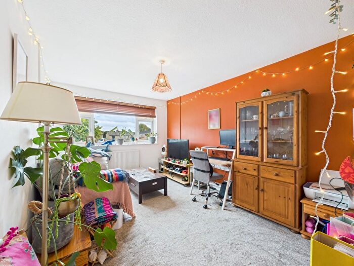 1 Bedroom Flat For Sale In Juniper Court, Bristol, BS5