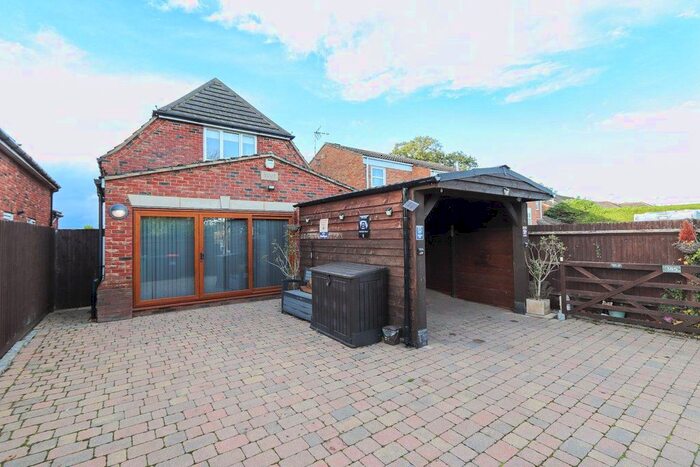 3 Bedroom Property To Rent In Derwent Road, Leighton Buzzard, LU7