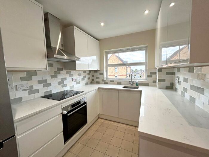 2 Bedroom Apartment To Rent In Kensington Court, RM1