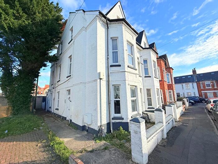 6 Bedroom End Terrace House For Sale In Carnarvon Road, Bournemouth, Bournemouth Christchurch Poole, BH1