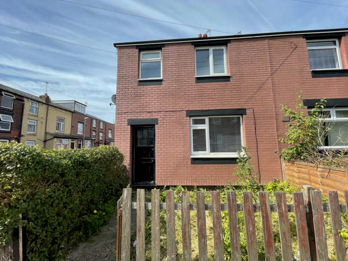 3 Bedroom End Of Terrace House To Rent In East End Park, Leeds, West Yorkshire, LS9