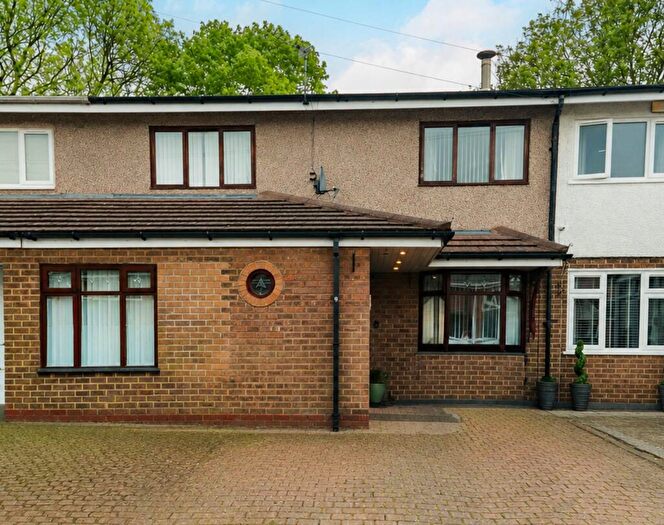 4 Bedroom Terraced House For Sale In Cambeck Close, Whitefield, M45