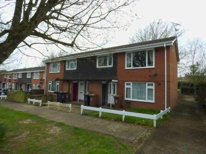 2 Bedroom Maisonette To Rent In Gardeners Green, Shipton Bellinger SP9