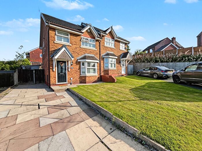 3 Bedroom Semi-Detached House For Sale In Hollins Brook Close, Unsworth, BL9