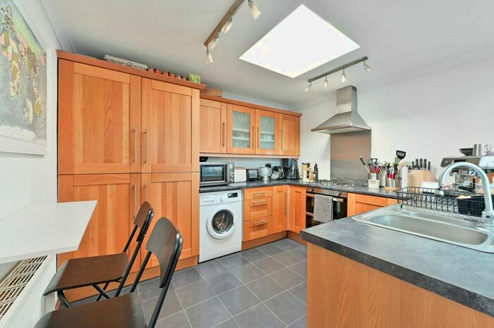 2 Bedroom Terraced House To Rent In Trinity Road, Richmond, TW9