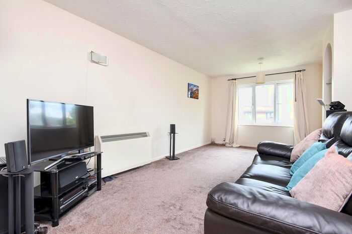 2 Bedroom Flat To Rent In Escott Place, Ottershaw, Chertsey, KT16