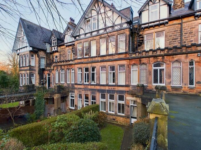 2 Bedroom Flat To Rent In Clarence Drive, Harrogate, HG1