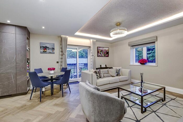 2 Bedroom Flat For Sale In Eastbury Avenue, Northwood, HA6