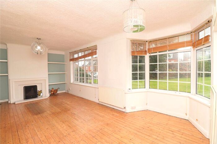 2 Bedroom Apartment For Sale In Victoria Gardens, Oxton, Wirral, CH43