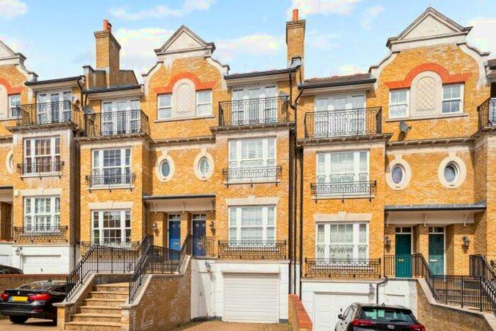 5 Bedroom Property To Rent In Southlands Drive, London, SW19