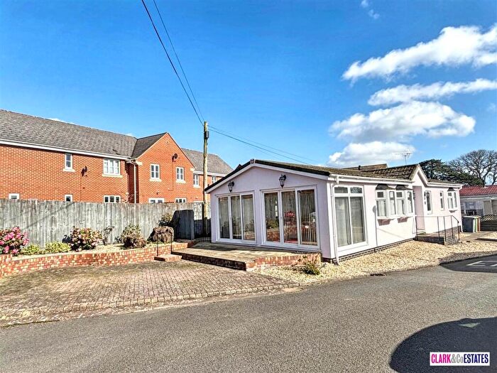 2 Bedroom Park Home For Sale In Rydon Park, Rydon Park, Exeter, EX2