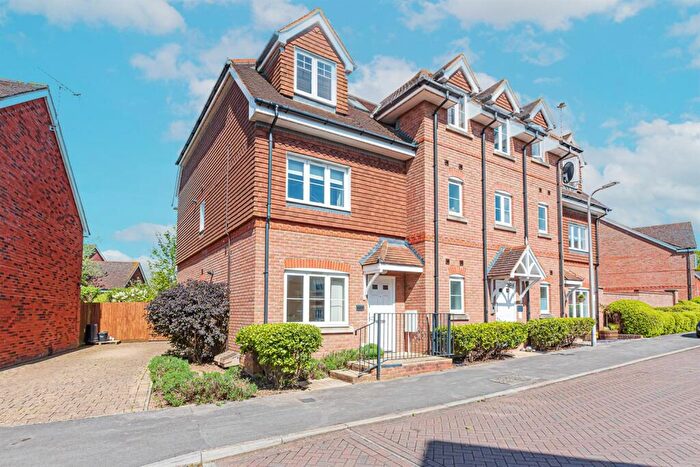 2 Bedroom Apartment To Rent In Carina Drive, Wokingham, RG40