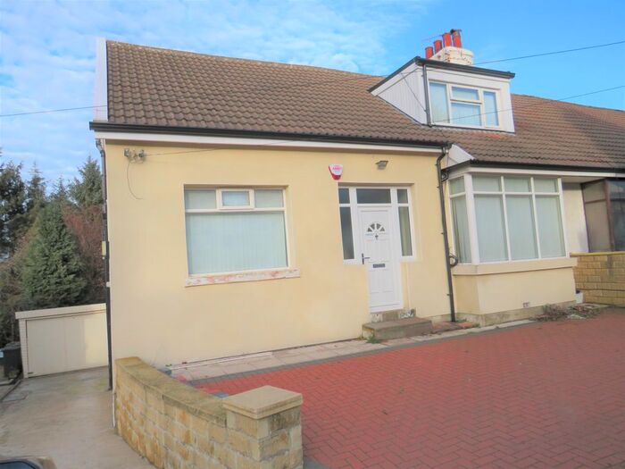 5 Bedroom Semi-Detached House To Rent In Duchy Avenue, Bradford BD9