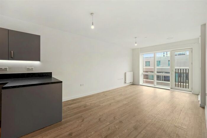 2 Bedroom Flat To Rent In Eden House, Hounslow, TW3