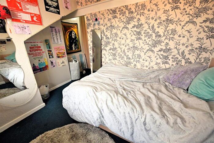 5 Bedroom House To Rent In Beamsley Mount, LS6