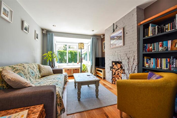3 Bedroom House For Sale In Southover Way, Hunston, Chichester, PO20