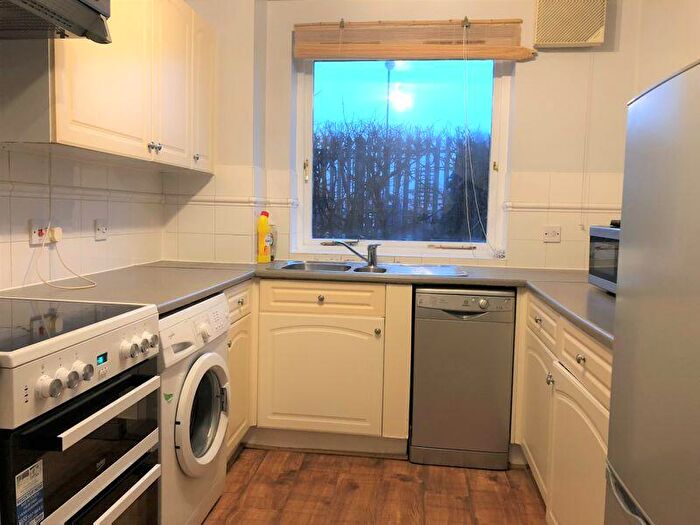 2 Bedroom Apartment To Rent In Felixstowe Court, London, E16