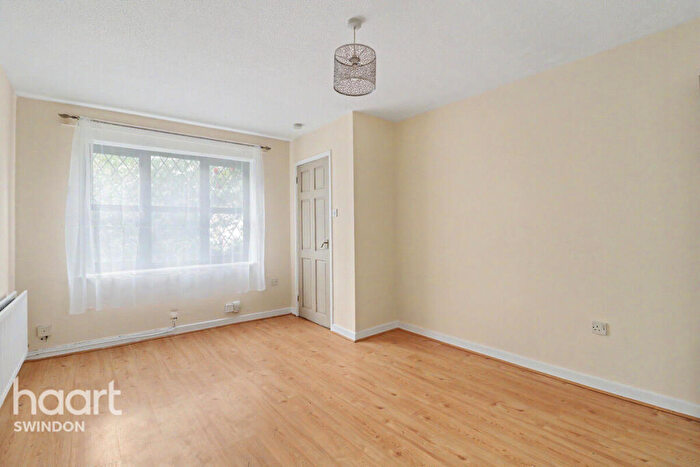 3 Bedroom End Of Terrace House For Sale In Catmint Close, Swindon, SN2