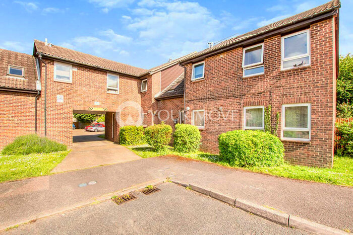 1 Bedroom Flat To Rent In Shepperton Close, Chatham, Kent, ME5