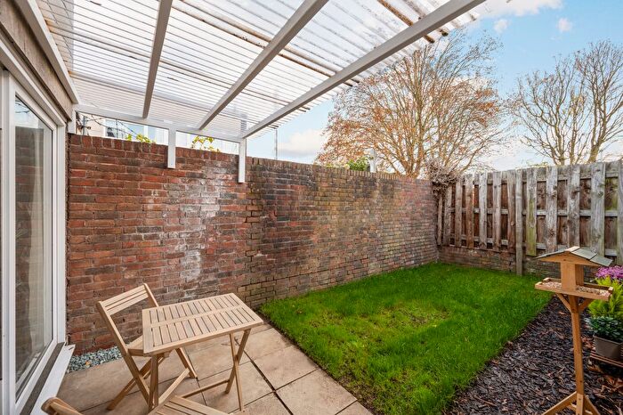 3 Bedroom End Terrace House For Sale In Farnham Gardens, London, SW20