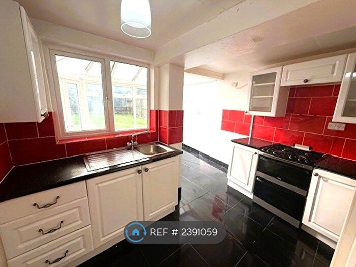 3 Bedroom Semi-Detached House To Rent In Marsham Road, Birmingham, B14