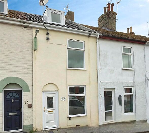 3 Bedroom Terraced House For Sale In Tennyson Road, Lowestoft, NR32