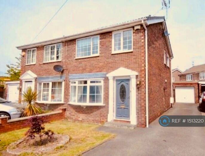3 Bedroom Semi-Detached House To Rent In Leeds Road, Kippax, Leeds, LS25