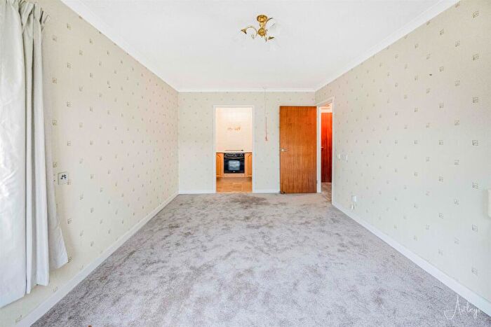 1 Bedroom Retirement Property For Sale In Parklands Court, Sketty, Swansea, SA2