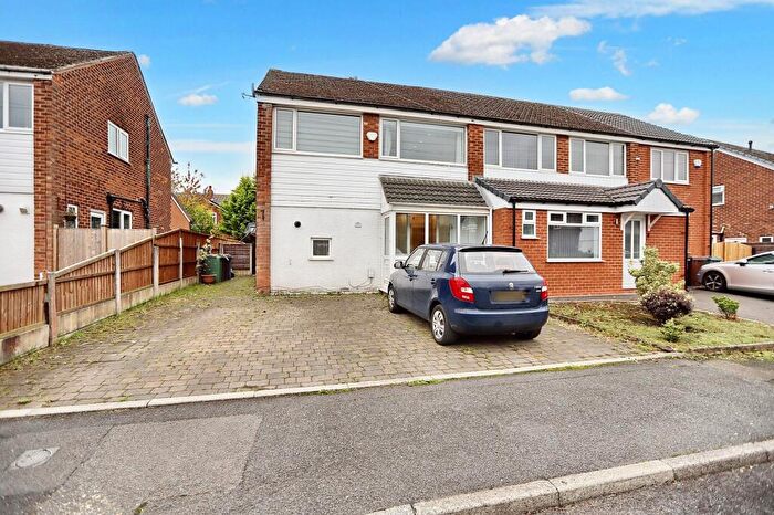3 Bedroom Semi-Detached House For Sale In Lindrick Avenue, Whitefield, M45