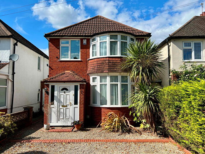 3 Bedroom Detached House For Sale In Stroud Road, Shirley, Solihull, B90