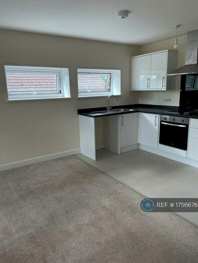 2 Bedroom Flat To Rent In Meringtons Garage, Droxford, Southampton, SO32