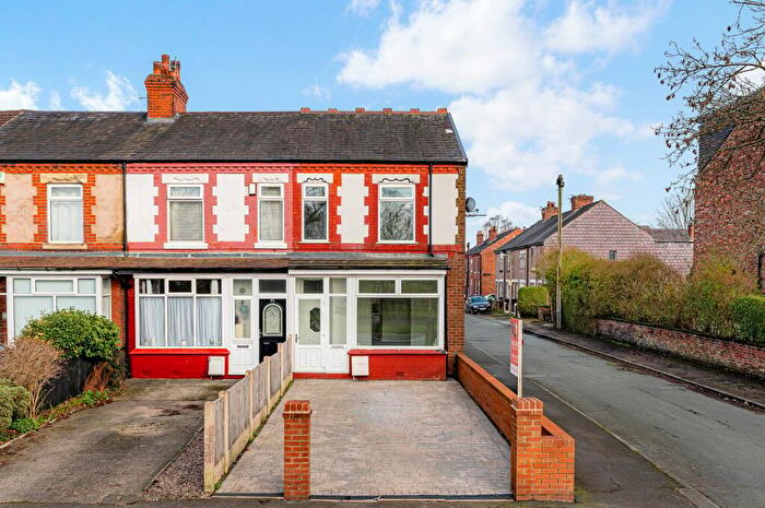 3 Bedroom End Of Terrace House For Sale In Woodsend Road, Flixton, Manchester, M41
