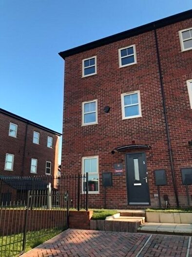 2 Bedroom Town House To Rent In Cardwell Road, Leeds, West Yorkshire, LS14