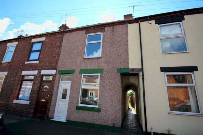 2 Bedroom House To Rent In Wetmore Road, Staffordshire, DE14
