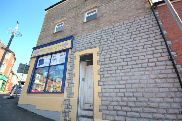 Studio To Rent In Holton Road, Barry, CF63