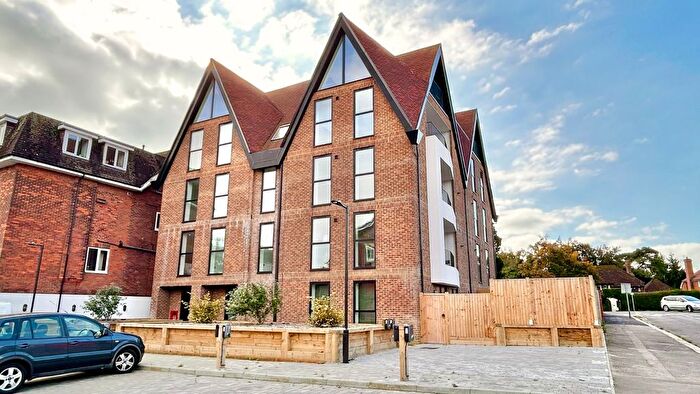 2 Bedroom Flat To Rent In Shorncliffe Road, Folkestone, CT20