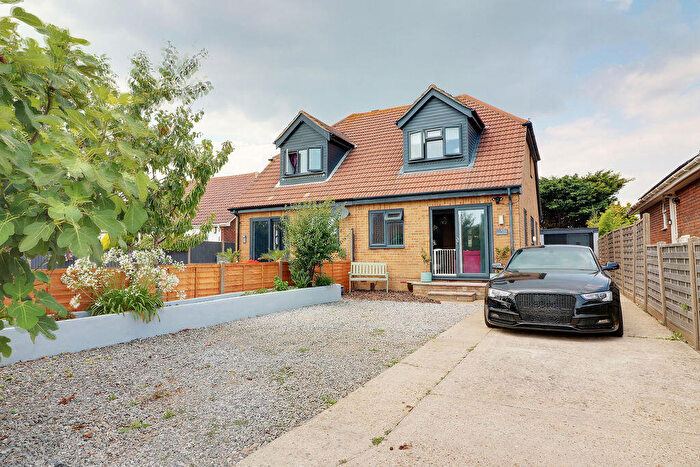 3 Bedroom Semi-Detached House For Sale In Wheatlands Avenue, Hayling Island, PO11