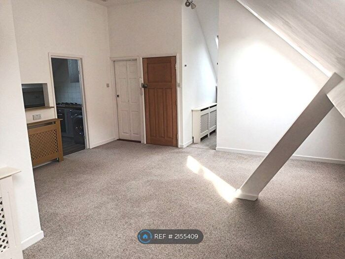 1 Bedroom Flat To Rent In Iddesleigh Road, Bournemouth, BH3