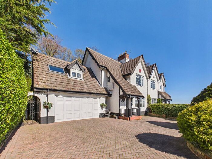 4 Bedroom Semi Detached House For Sale In Swanland Hill, North Ferriby, HU14