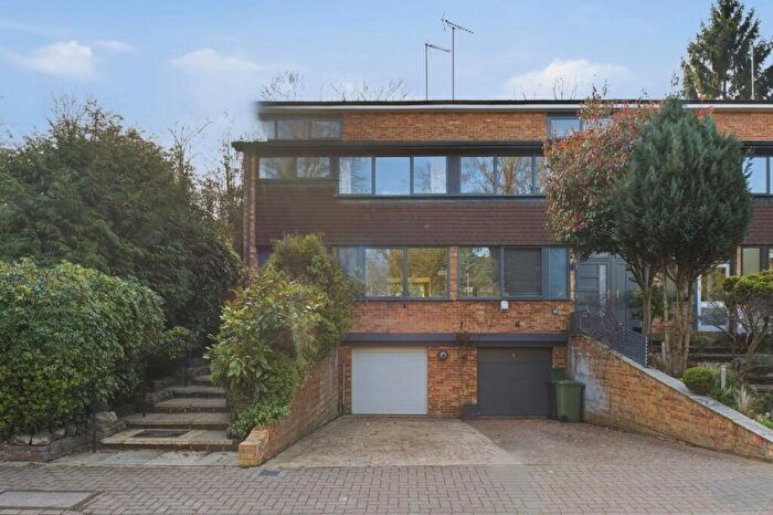 3 Bedroom House For Sale In Lower Camden, Chislehurst, Bromley, BR7
