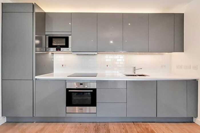 1 Bedroom Flat To Rent In Rodney Road, Elephant And Castle, London, SE17