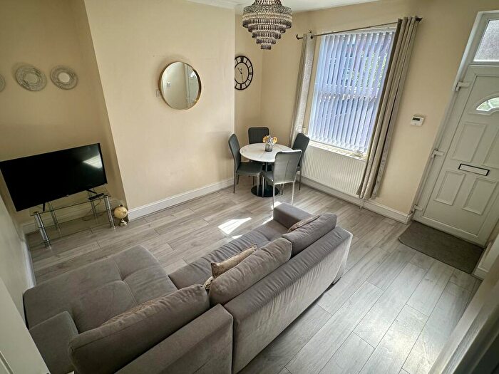 2 Bedroom Terraced House To Rent In Ashton Mount, Leeds, LS8